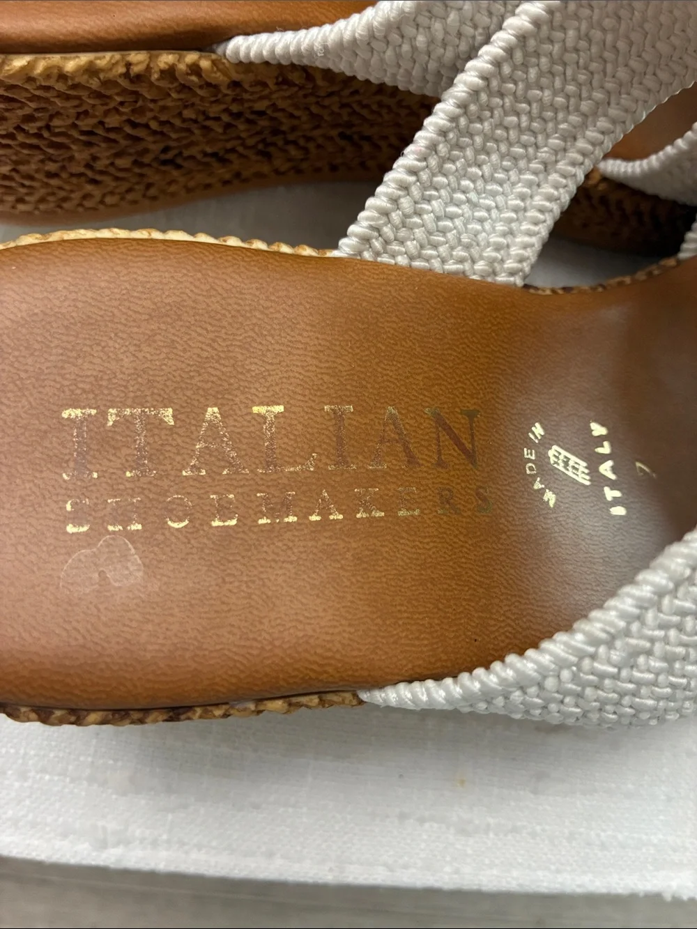 Italian Shoemakers Woven White Slide Wedge Sandals with Natural Raffia Accents - Picture 4 of 6